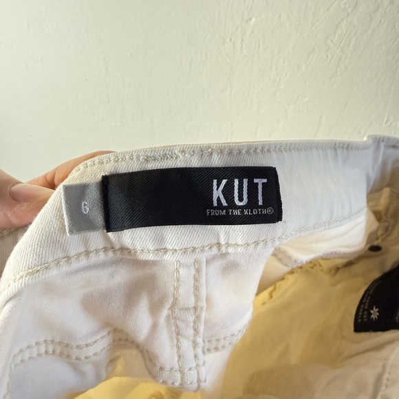 Kut from the Kloth Meg High Rise Wide Leg
Jeans Size 6 - Picture 5 of 6